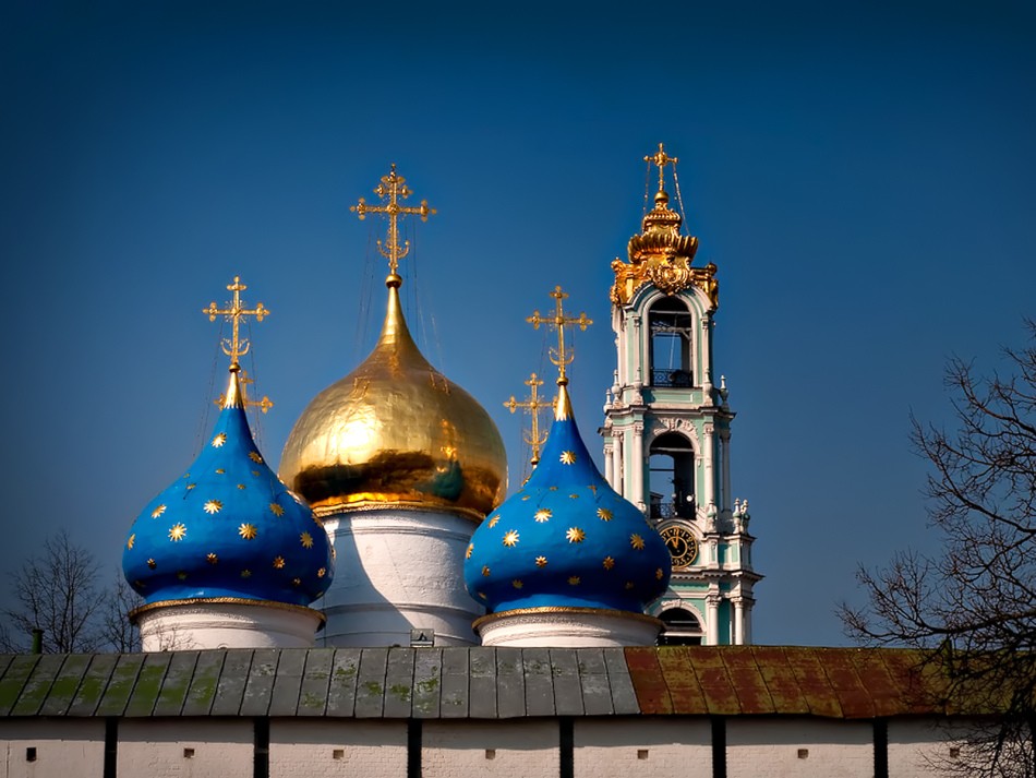 Сонник &mdash; сниться уві сні церква: значення сну. До чого сниться будувати церкву, молитися, хреститися, плакати, вінчатися, ставити свічки, перебувати в церкві чоловікові, жінці, дівчині, вагітної, дитині: тлумачення сну