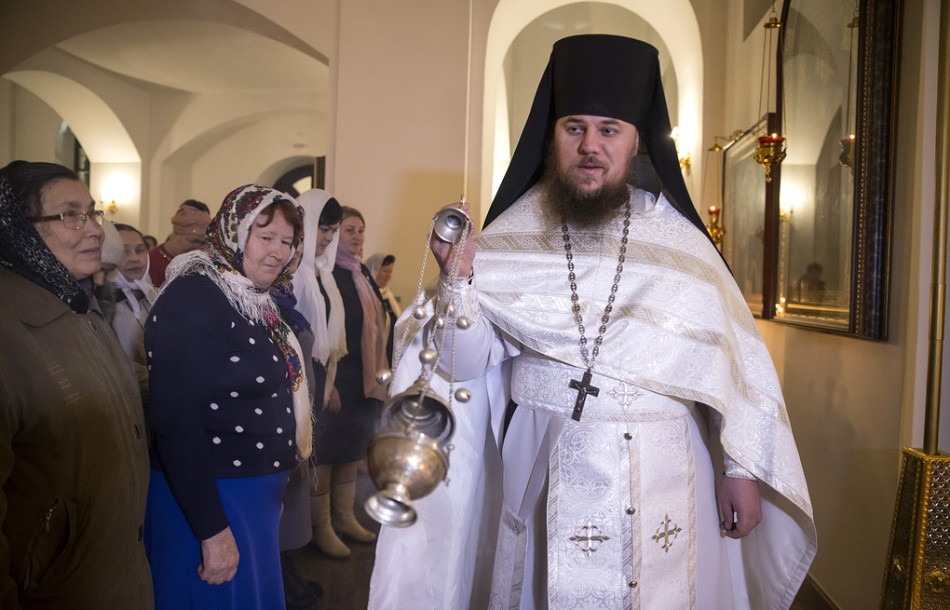 Сонник &mdash; сниться уві сні церква: значення сну. До чого сниться будувати церкву, молитися, хреститися, плакати, вінчатися, ставити свічки, перебувати в церкві чоловікові, жінці, дівчині, вагітної, дитині: тлумачення сну