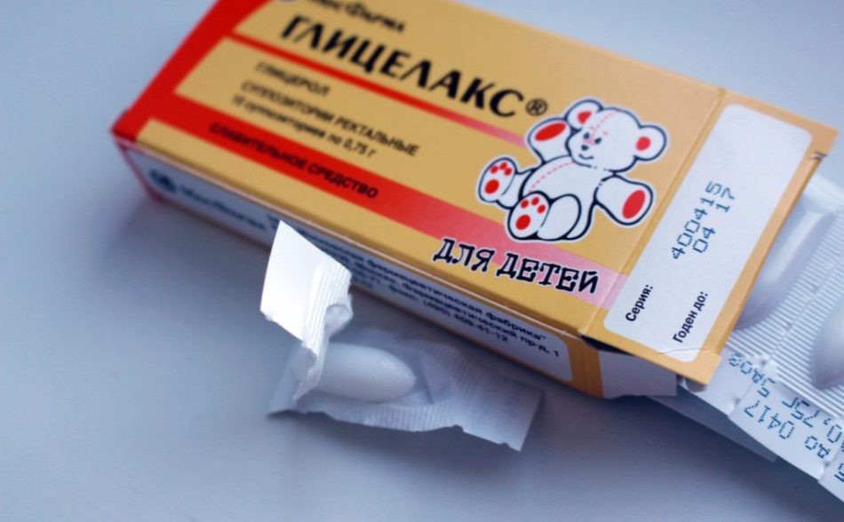Через скільки починає діяти і як довго діє гліцеринова свічка при запорі у дорослих і дітей? Як часто можна використовувати гліцеринову свічку? Можна дорослі гліцеринові свічки дітям?