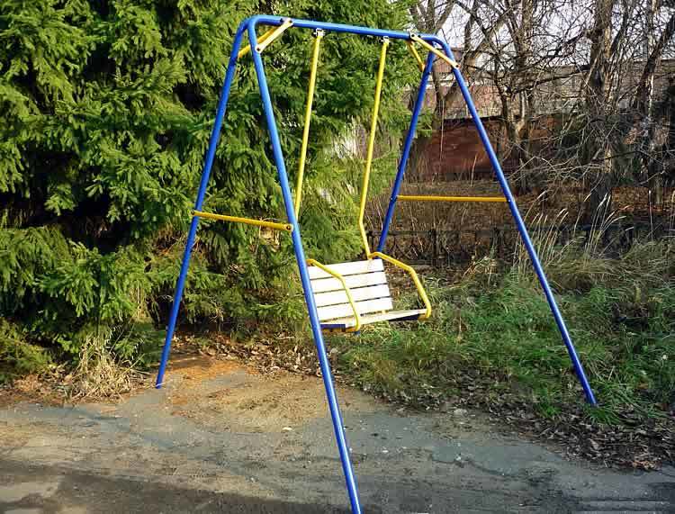Як зробити садові вуличні гойдалки для дітей і відпочинку своїми руками з металу, дерева, мотузки, покришки, профільної труби, обруча, підвісні, на підшипниках: креслення, розміри, відео, фото. Кращі оригінальні гойдалки і гамаки на дачу своїми руками: ід