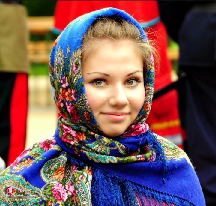 Сонник — бачити в сні голову. До чого сниться мити, розчісувати, бити, робити зачіску на великий, сивий, лисою, відрубаної, брудної голові дитини, коти, птахи, коні, небіжчика, риби, свині, чоловіки: тлумачення сну