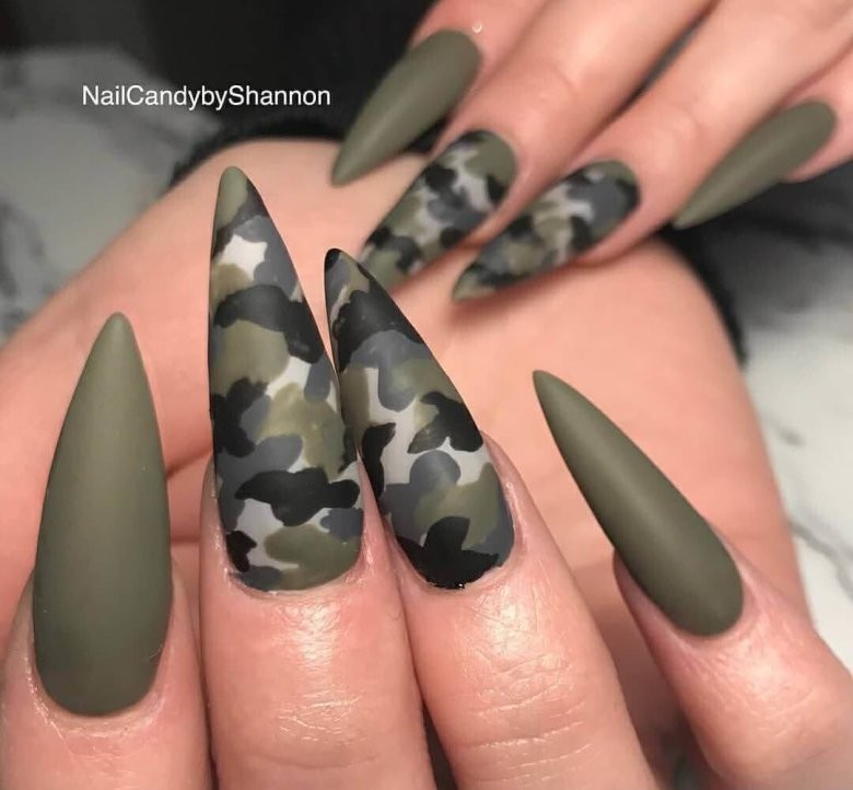 Матовый камуфляж маникюр