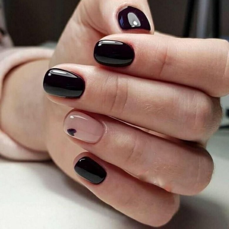 Черные ногтиткороткие