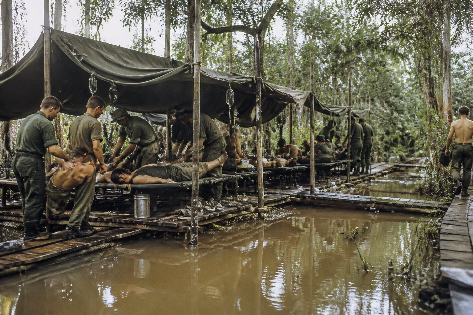 В'єтнамський військовий шпиталь на болоті, 1970 рік