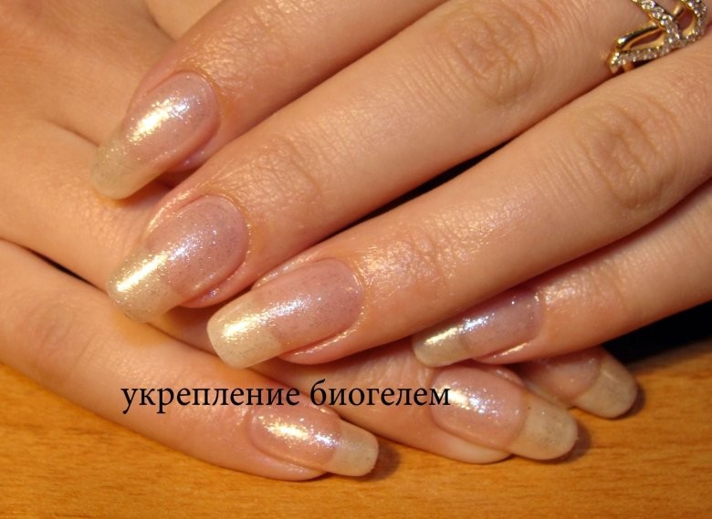 Наращивание ногтей биогелем