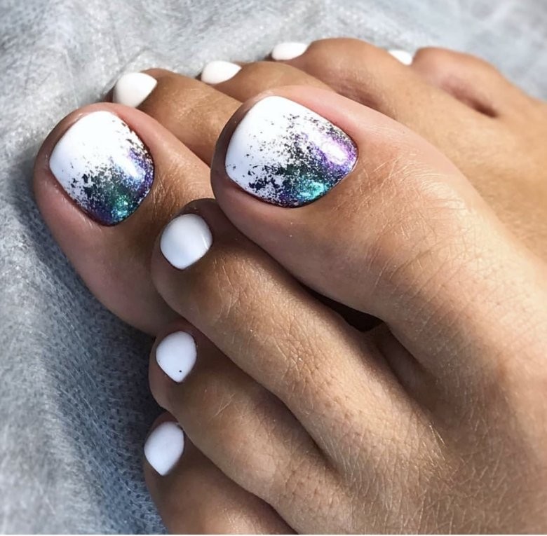 Модный педикюр