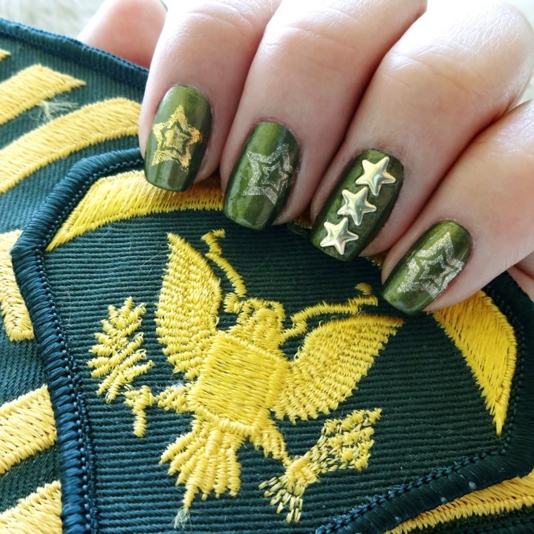 Военный маникюр