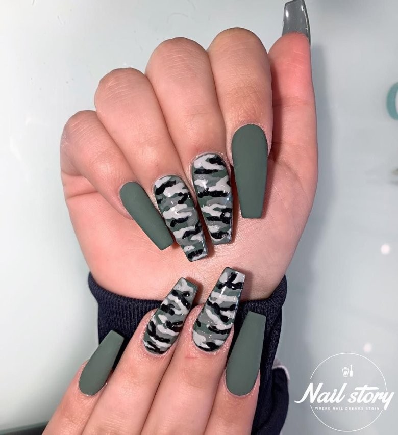 Маникюр камуфляж