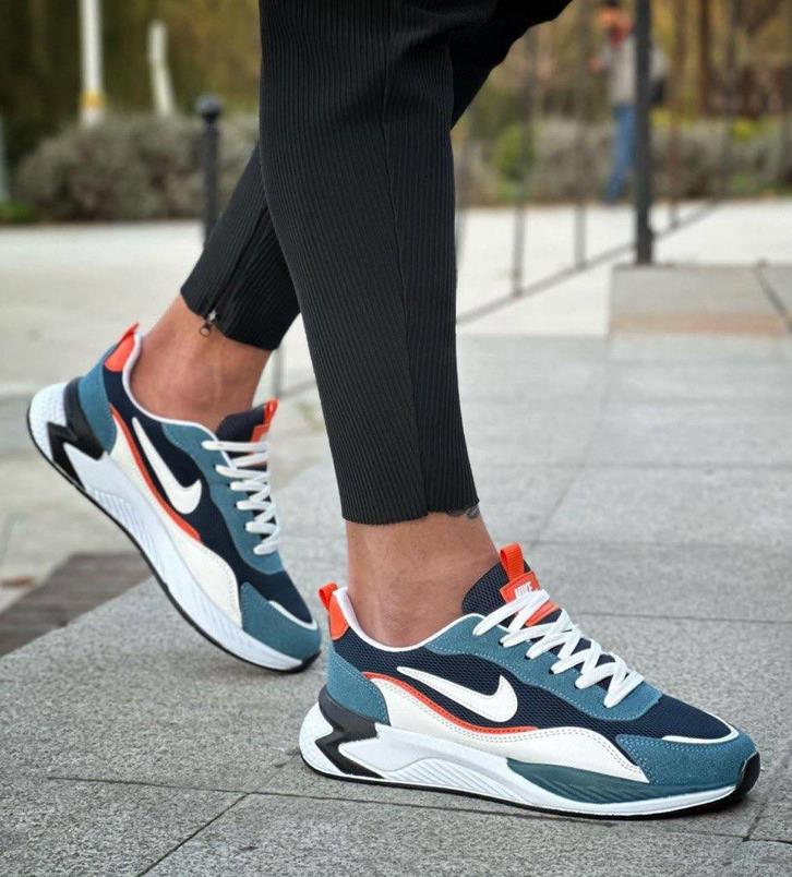 кроссовки Nike